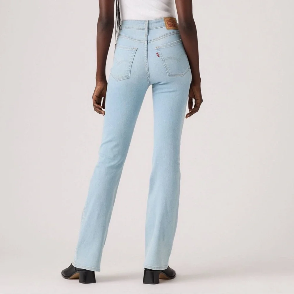 Levi’s women high rise bootcut jeans in size 26 - Picture 3 of 3